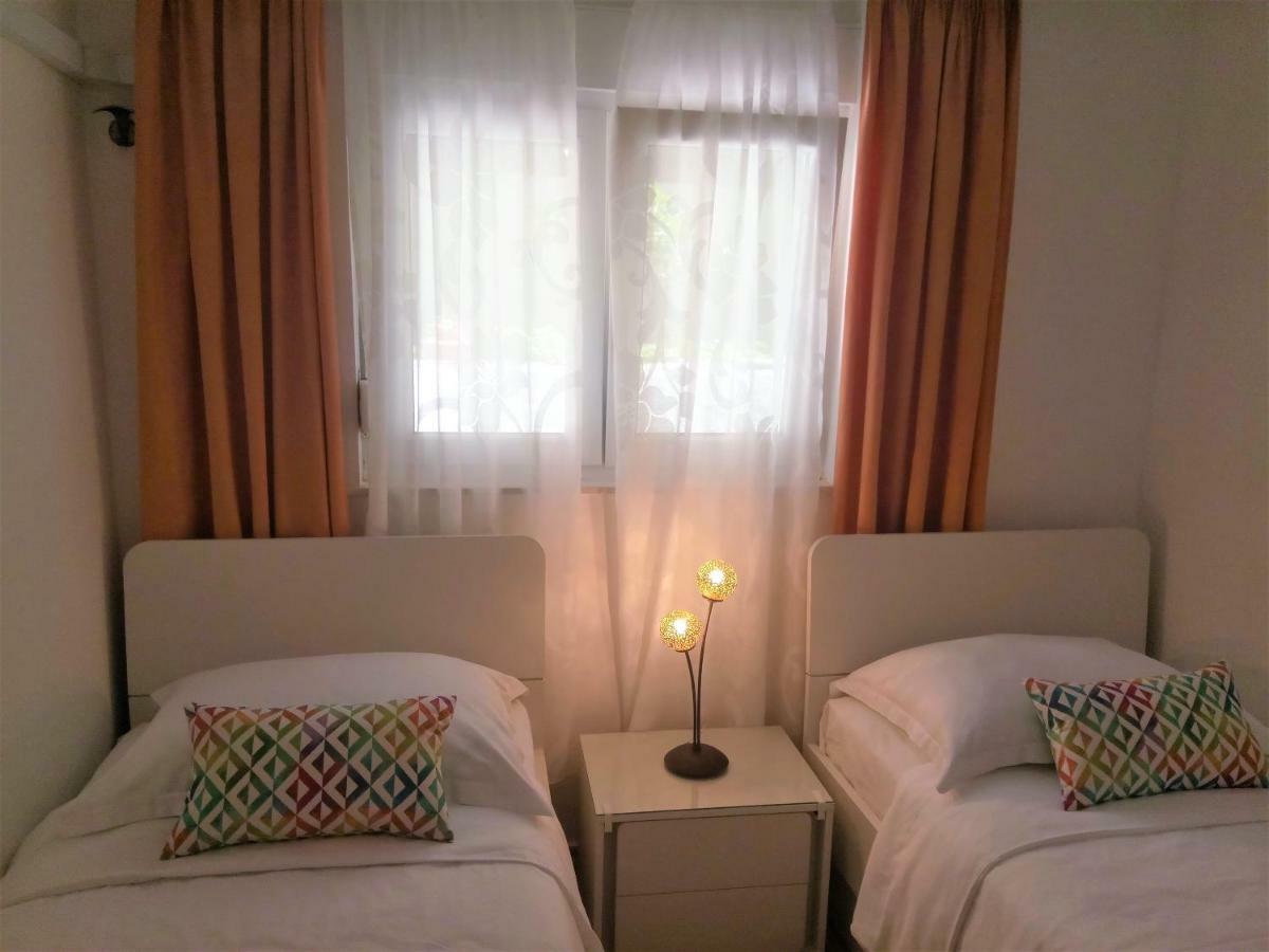 Tiha Apartament *